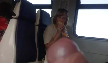 Morena xxx señoras grandes Chic está permitido en el círculo