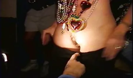 Rubia coño con señoras nalgonsotas consolador enorme