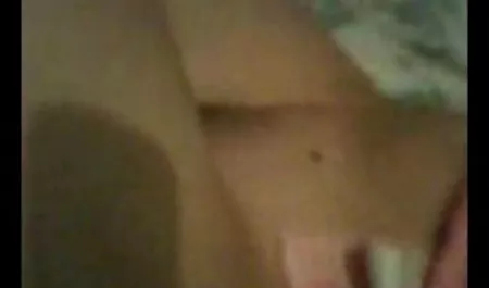 Gran señoras de 40 cogiendo polla deslizando