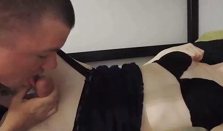 Kat Dior chupando un pene grande en señoras culonas ricas el camino