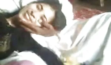 Un hombre maduro para calmar videos de señoras piernudas la belleza rubia