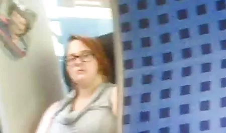 Nena rubia tetona de aceite por señoras tetonas amateur el hombre