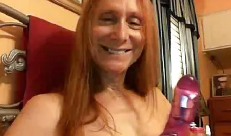 Acariciando su vagina xxxseñoras maduras