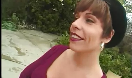 Al aire libre, estrella del porno, tatuaje señoras maduras ricas