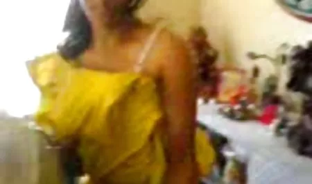 La señoras en minifalda xxx lengua con saliva