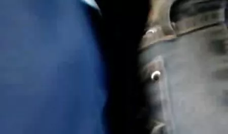 Rubia videosxxx señoras masturbación con la mano en el cuarto de baño