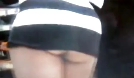 Morena enseña el sexo a la videos pornos señoras con jovenes pantalla