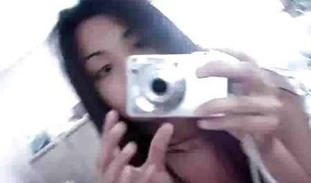 En la cama xxx señoras buenas con un amigo.